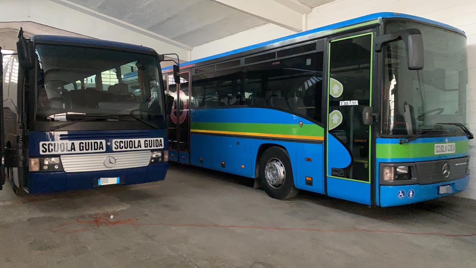 Sostituzione parabrezza su autobus